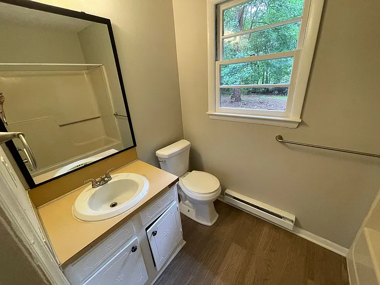 6008 Leo Dr — Photo 8