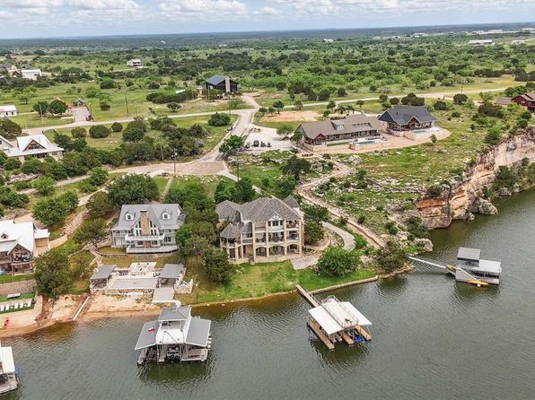 1113 Bluff Creek Cv, Strawn, TX 76475