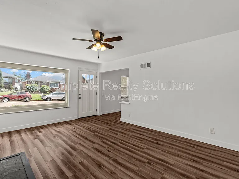 5655 Potomac St — Photo 4