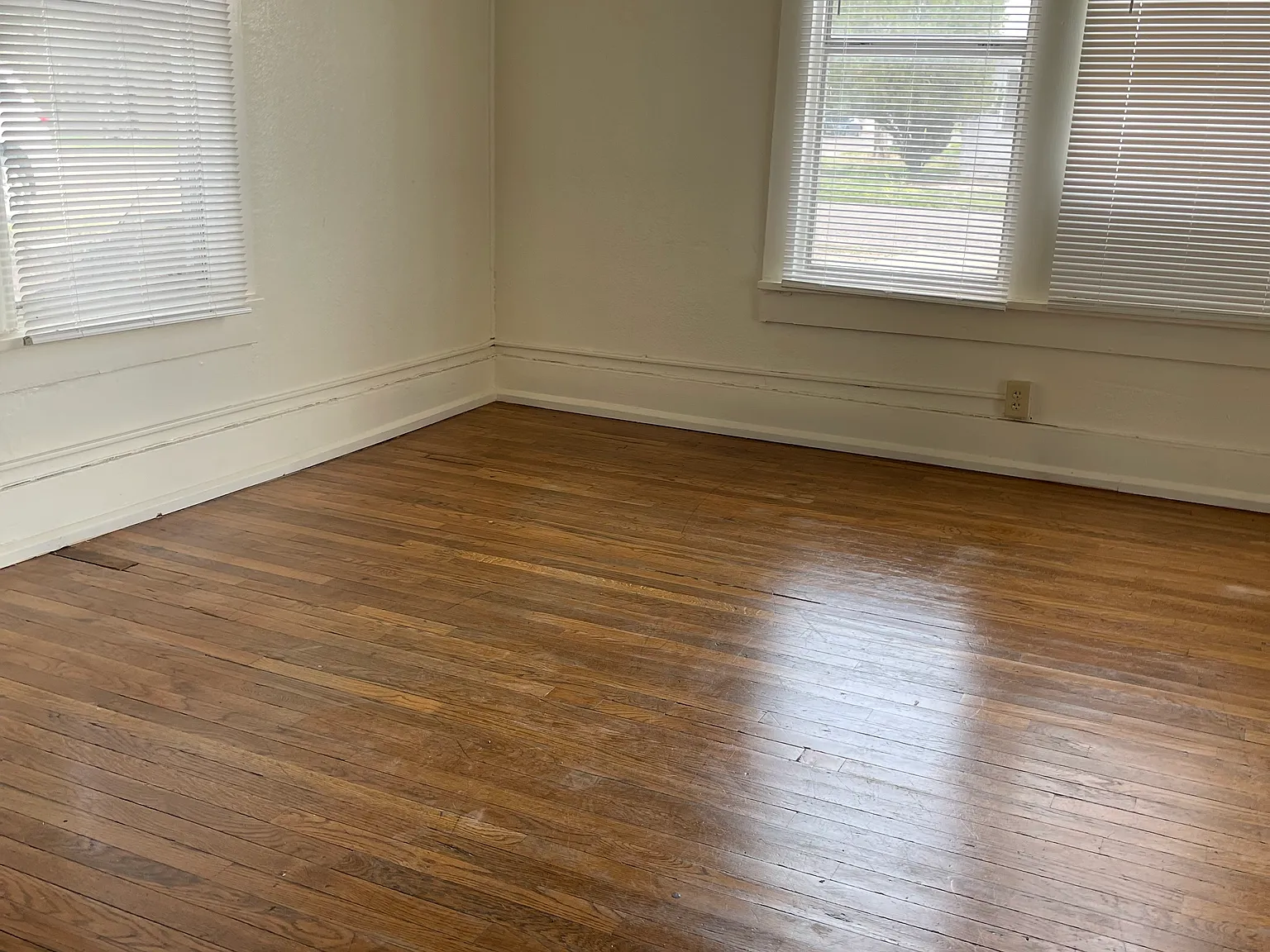 2 bed, 1.5 bath, 1636 sqft, $1,200 — Photo 3