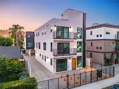 1223 N June St, Los Angeles, CA, 90038