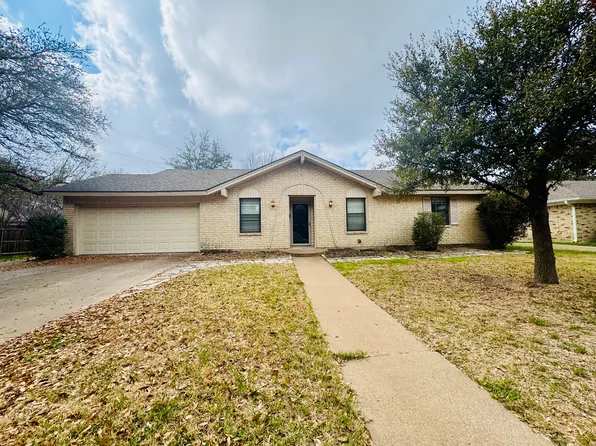 5617 Lake Highlands Dr, Waco, TX 76710