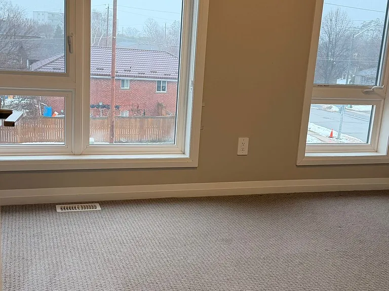 720 Grey St #50 — Photo 11