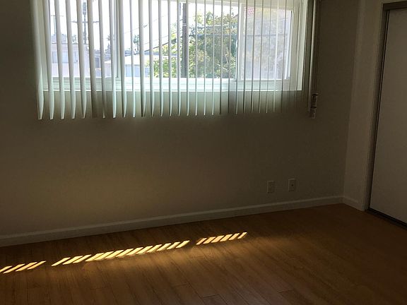 5th image of 1108 19th St APT 6