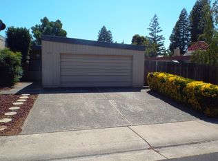 8720 Great Ct, Elk Grove, CA 95624