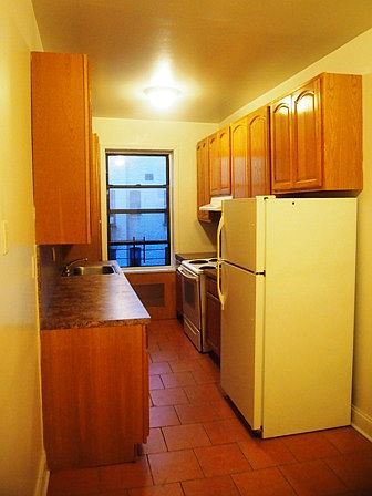 1st image of 1035 Washington Ave APT 6L