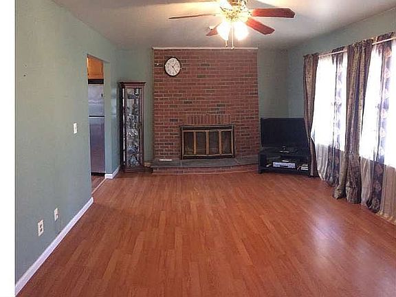 4th image of 260 Oakfield Dr