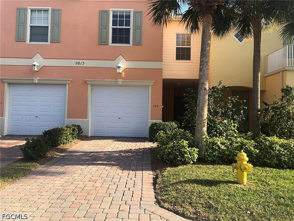 3 bed, 2.5 bath, 1819 sqft, $1,845 — Photo 1