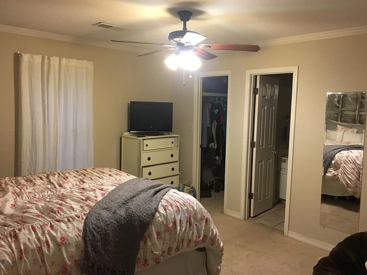 Roommate Needed!! Walk to the Square! Available NOW... — Photo 3
