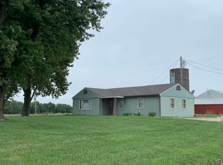 424 SE 85th St, Wakarusa, KS 66546