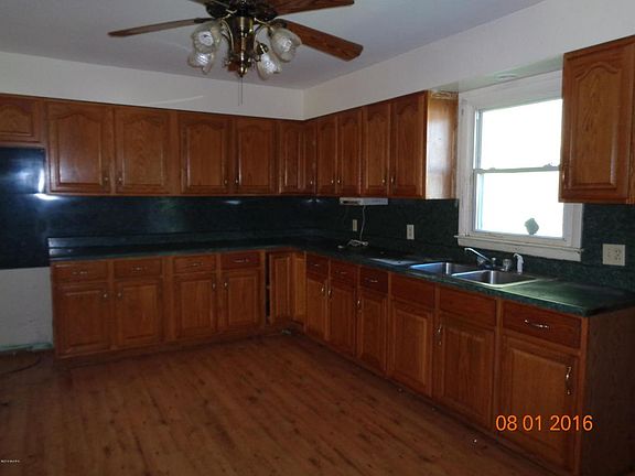 5th image of 816 Tower Dr