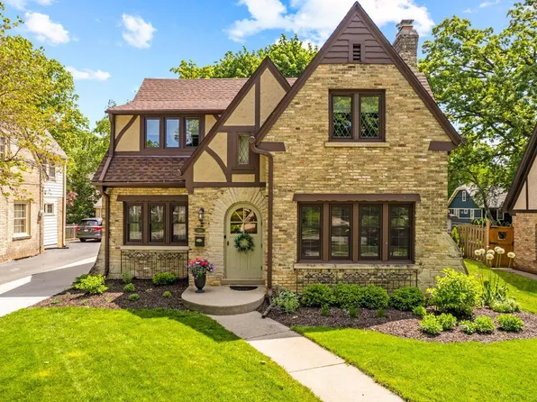 1918 Forest STREET, Wauwatosa, WI 53213