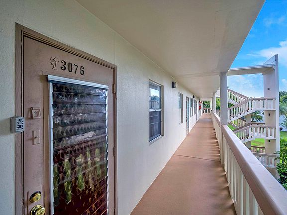 3rd image of 3076 Newport Cres #Q