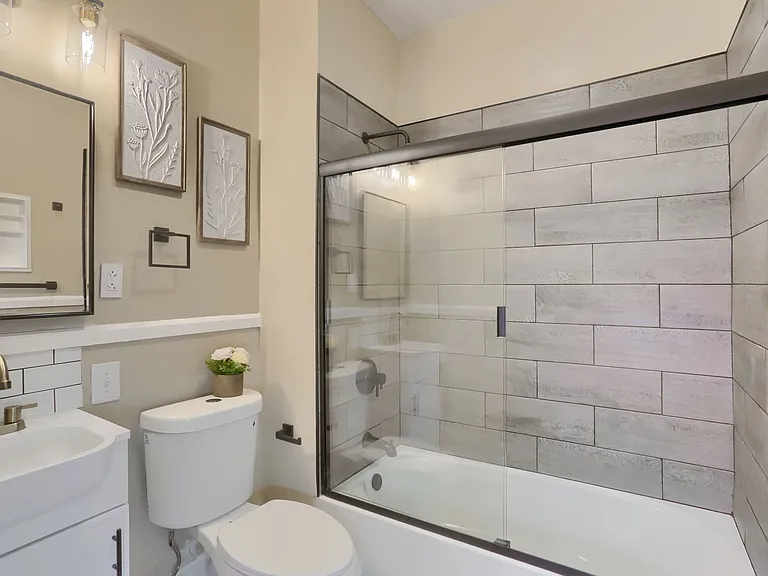 513 Grace St — Photo 42