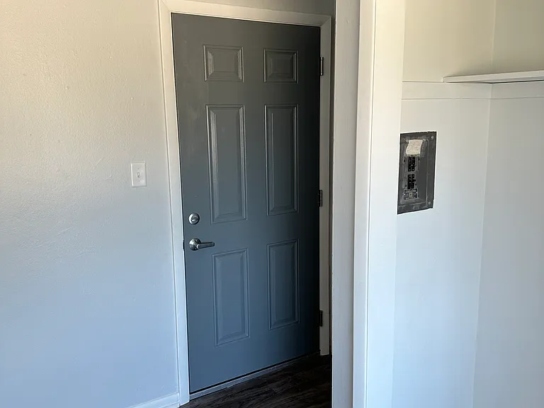 8916 W National Ave #2 — Photo 3