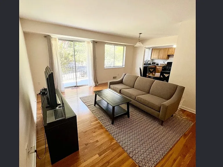 10527 Montrose Ave #104 — Photo 1