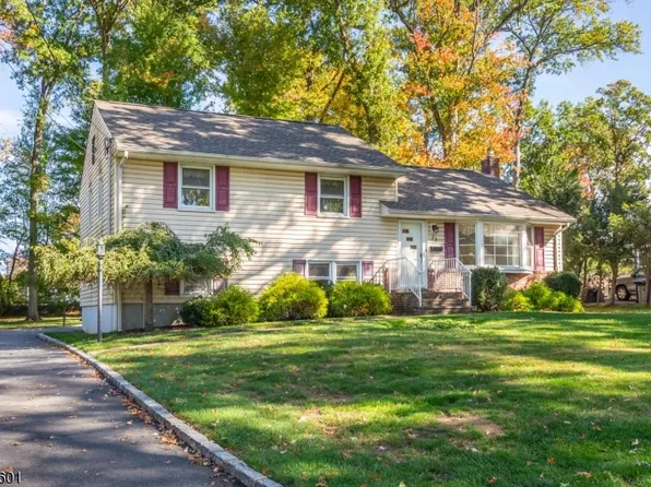 33 Weaver Pl, East Hanover Twp., NJ 07936