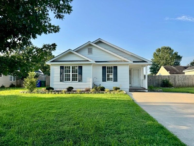 1st image of 4116 Huntsmoor Ln NW