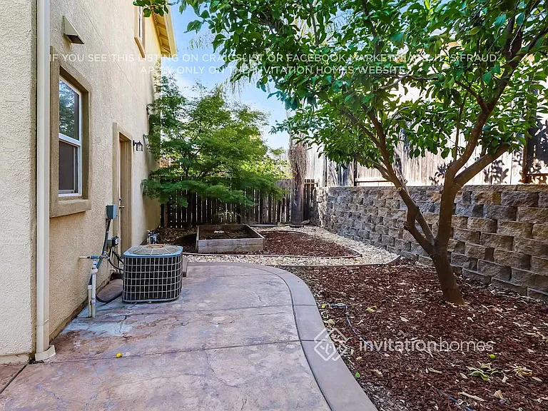 118 Palermo Way — Photo 16