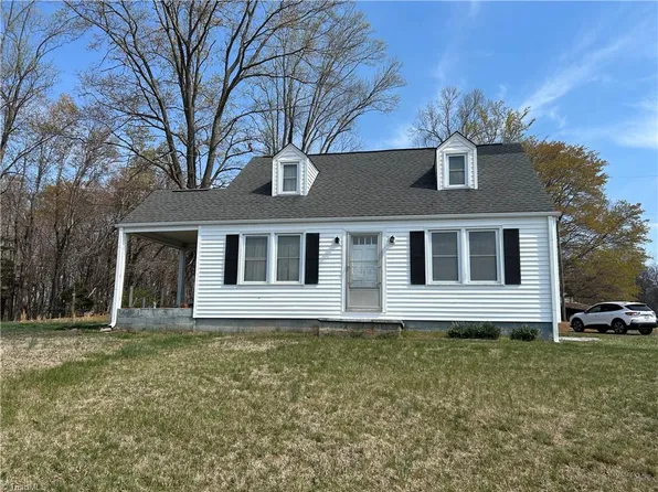 1151 Moorefield Rd, Danbury, NC 27016