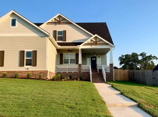 800 Chancery Ln, Cave Springs, AR 72718