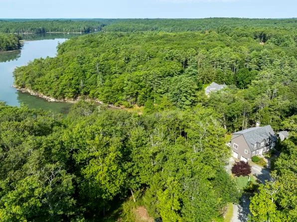 29 Wiscasset Road, Boothbay, ME 04537