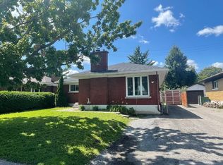 2056 Haig Dr #1A, Ottawa, ON K1G 2K7