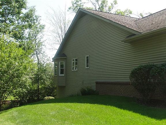 2nd image of 873 Persimmon Dr