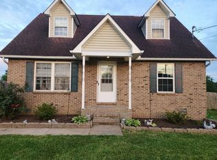 212 Golden Pond Ave, Oak Grove, KY 42262