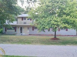 28872 Glenarden St, Farmington Hills, MI
