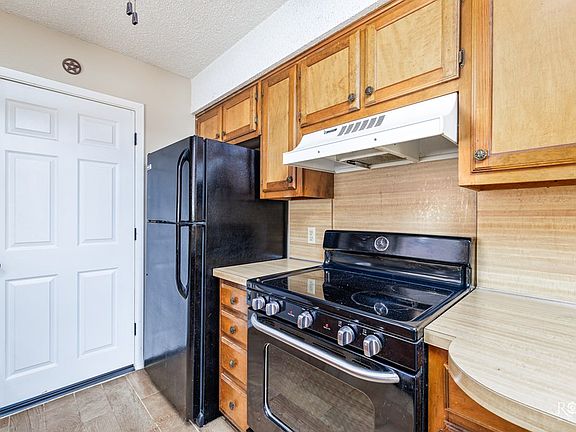 3rd image of 1407 Gregory Dr