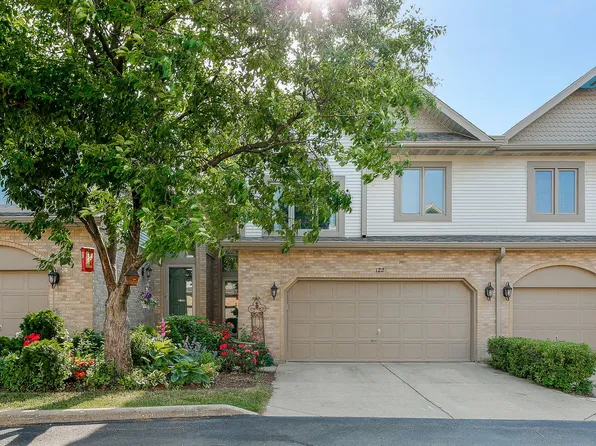 122 Schiller Pl, Itasca, IL 60143