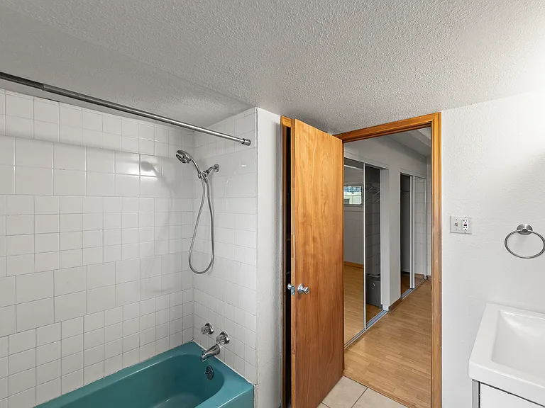 2860 W 32nd Ave — Photo 27