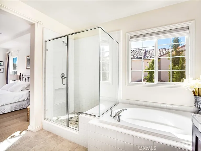 38 Torosa — Photo 23