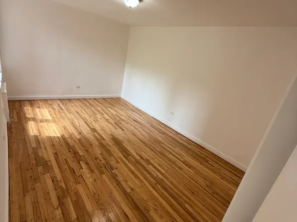 67-25 Clyde Street image 4 of 6