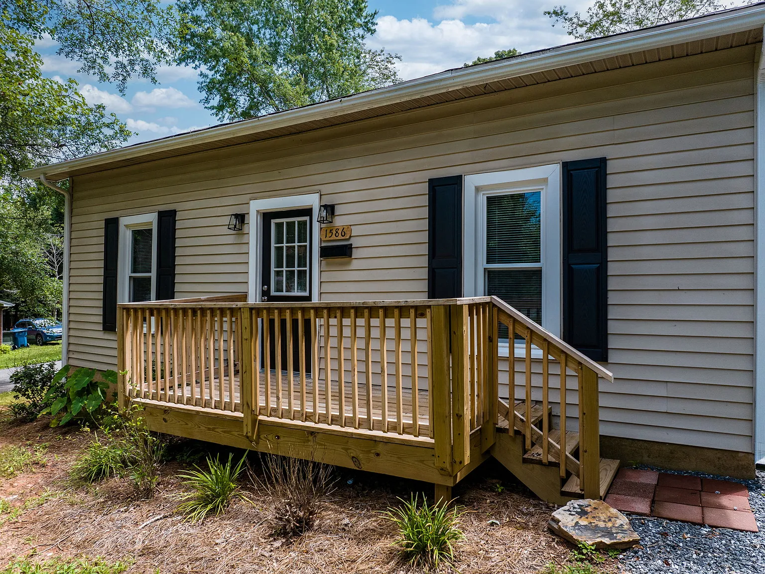 3 bed, 1026 sqft, $1,795 — Photo 3