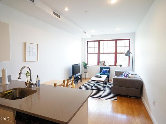 5th image of 294 Ainslie St APT 3F