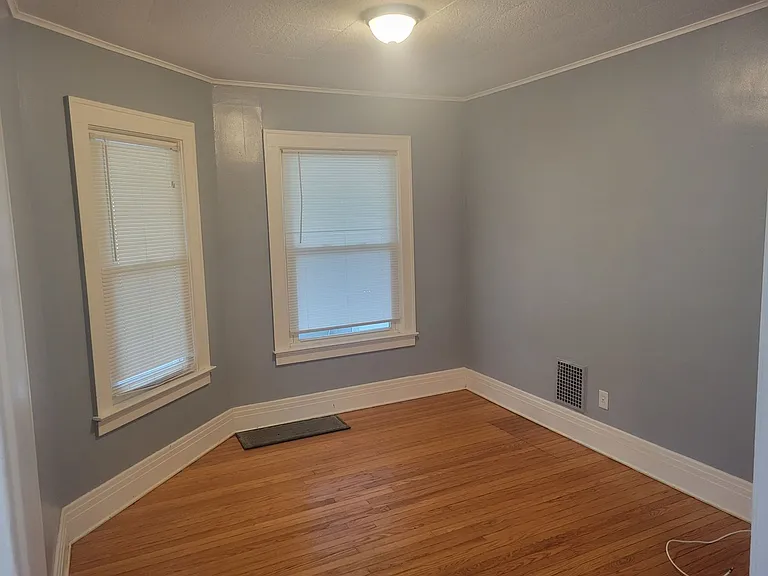 126 Flanders St — Photo 16