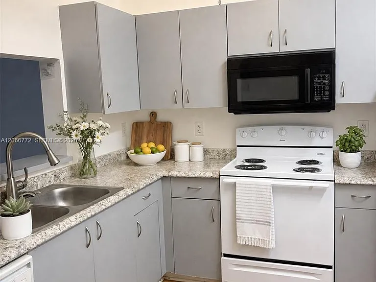 5016 Rose Hill Dr #2303 — Photo 2