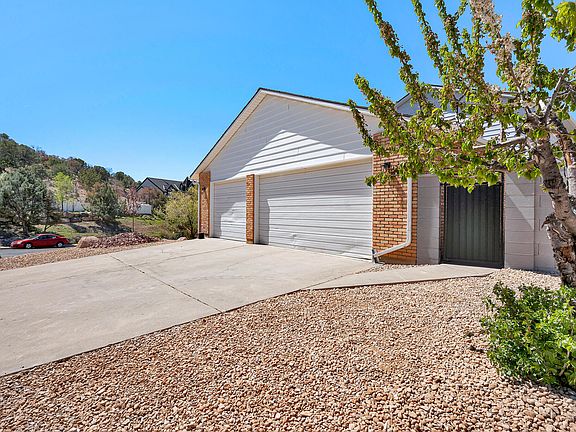 3rd image of 763 E Fiddlers Canyon Rd