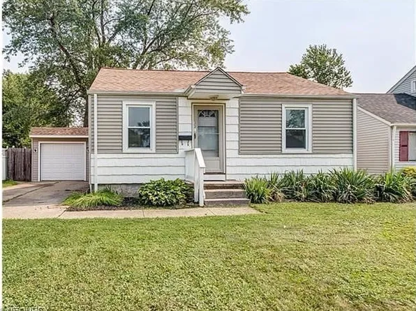 331 Quentin Rd, Eastlake, OH 44095