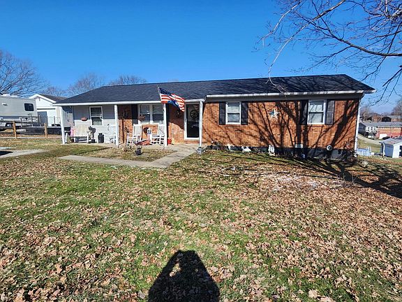 2nd image of 90 Lou Dr