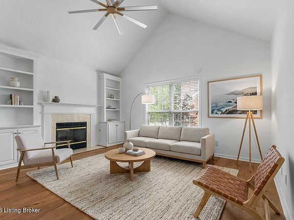 3rd image of 411 Eastgate Village Wynde