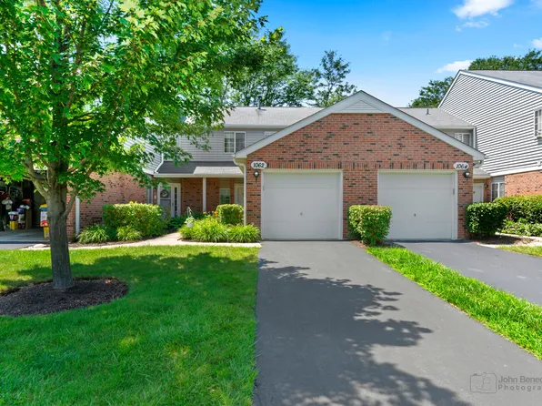 1062 Bedford Dr, Carol Stream, IL 60188