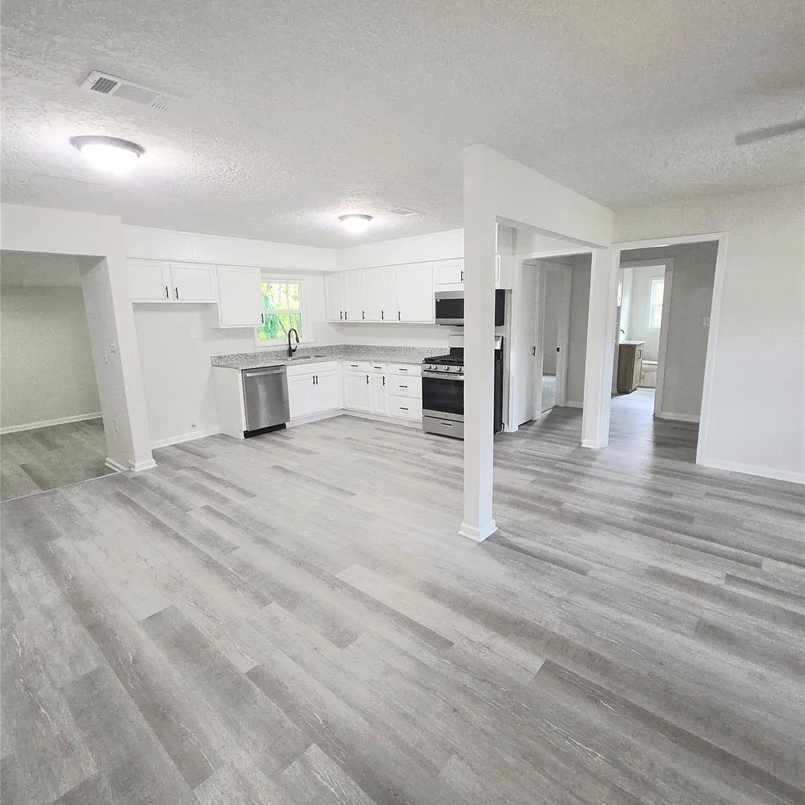 4 bed, 2.0 bath, 1536 sqft, $1,950 — Photo 2