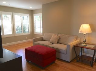 9 Iris Ln, San Carlos, CA 94070