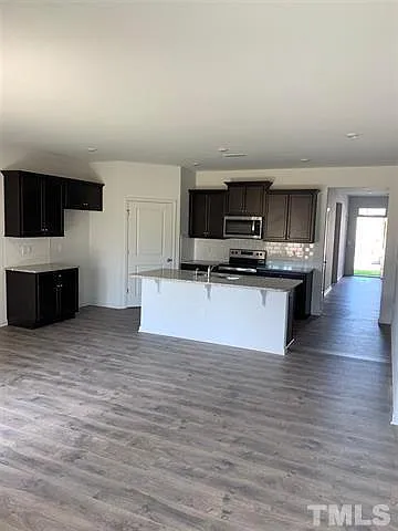 150 Prairie St — Photo 3
