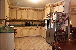 2nd image of 146 Thurston Ave