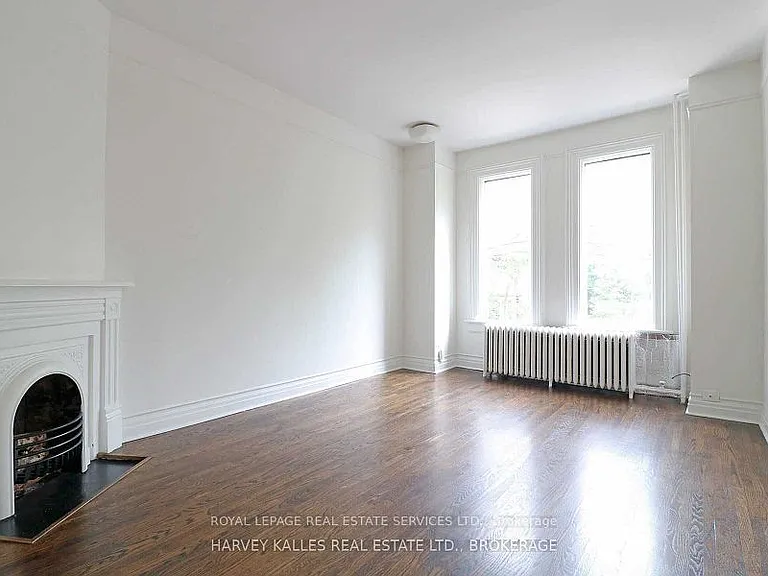390 Huron St — Photo 7