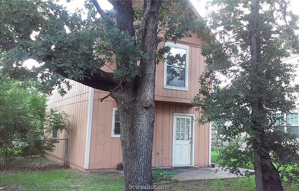 1st image of 611 Peyton St